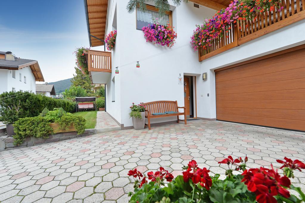 Apartments Dolomie Urtijëi Buitenkant foto