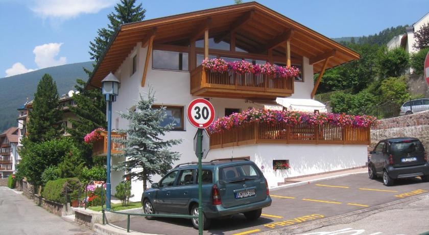 Apartments Dolomie Urtijëi Buitenkant foto